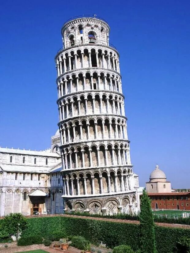 Достопримечательности среднего города. Пизанская башня Италия. Падающая Пизанская башня. Падающая башня достопримечательность Италии. Пизанская башня фото.