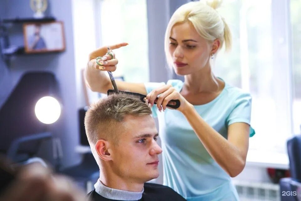 мужская стрижка в салоне. славин парикмахер. парикмахер универсал. иван славин парикмахер. парикмахер.