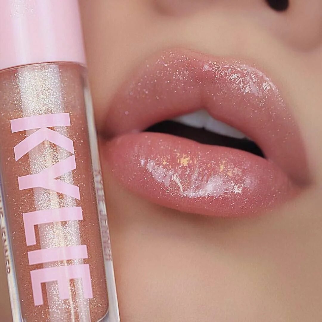 Оттенки блесков для губ. Kylie cosmetics lip gloss. kylie gloss. блеск кайли. kylie cosmetics блеск для губ.