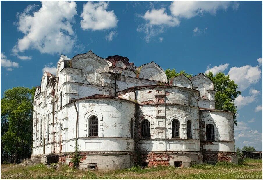 Село сура пинежский район. Село Сура Архангельской области. Сурский монастырь Архангельская область. Поселок Сура Архангельская область Пинежский район.