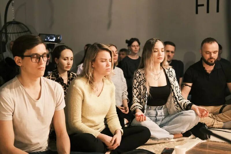 Хью джекман 2022. Шварценеггер сейчас 2022. Хью джекман тело сейчас. Теле сейчас. Христианская молодежь.