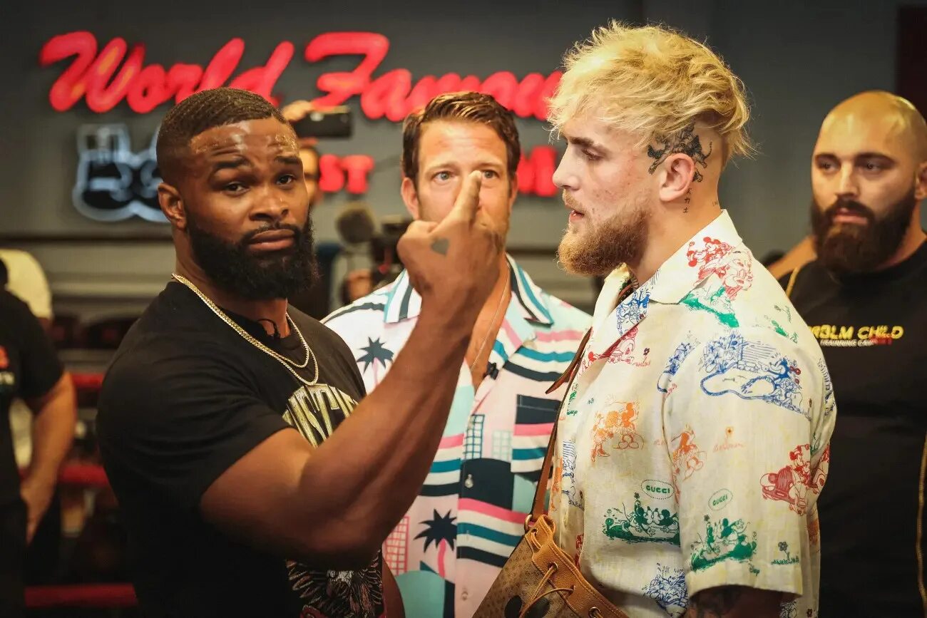 Paul vs paul. Джейк пол тайрон вудли. jake paul vs tyron woodley. джек пол тайрон вудли.