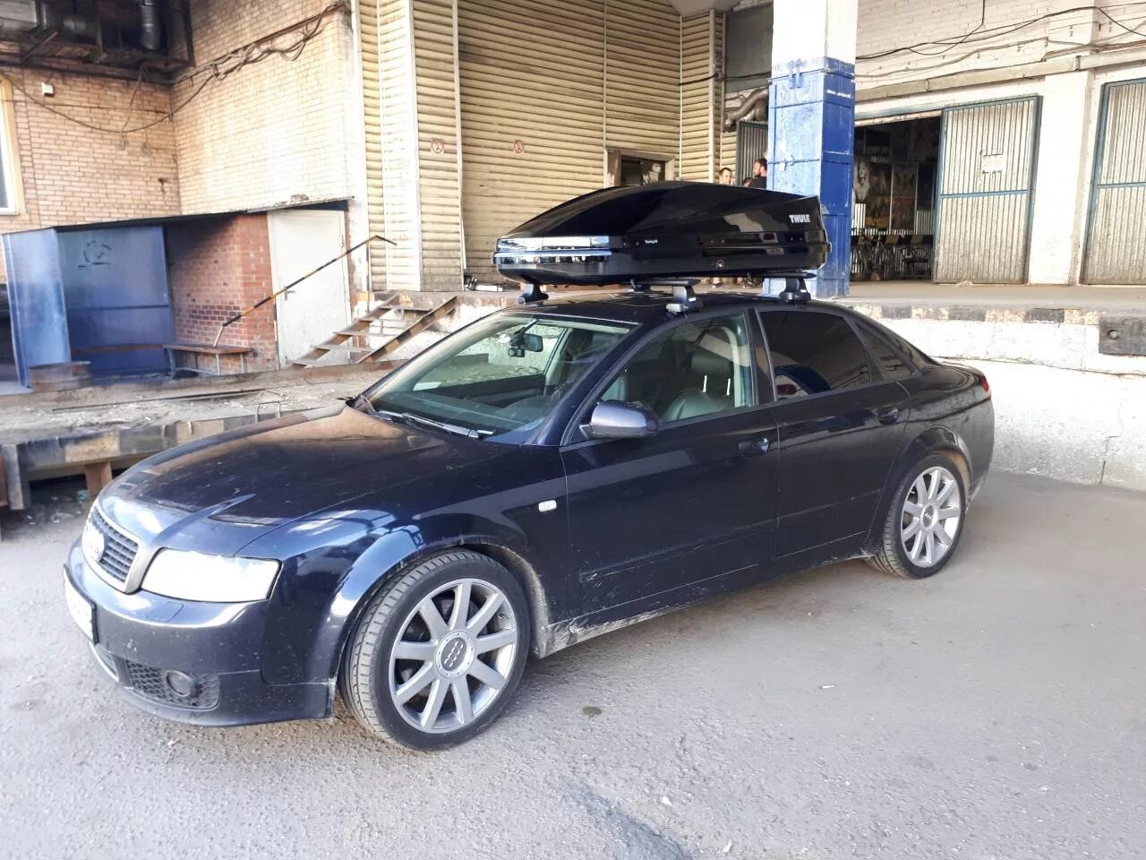 Багажник Thule Audi a4 b6. Багажник на крышу Ауди а4 б6. Багажник бокс a4 b7. Ауди а4 б8 с багажником на крыше.