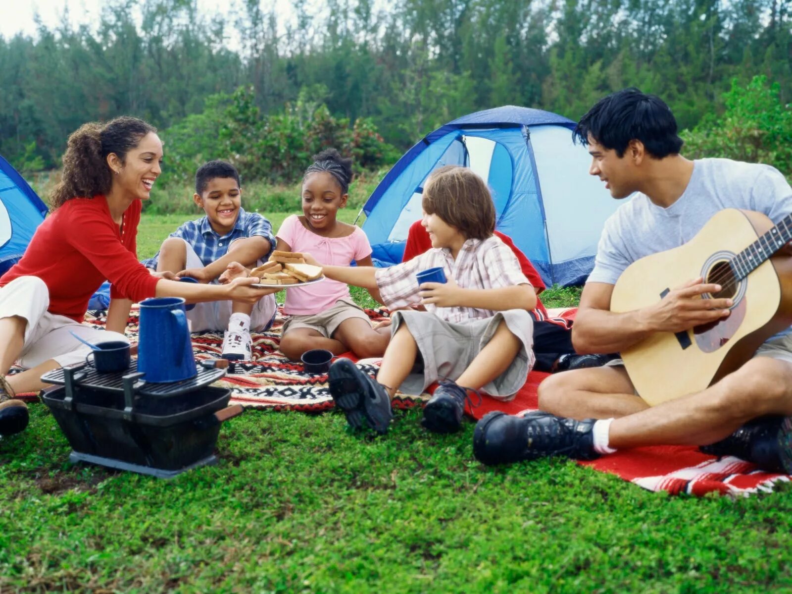 Camping activities. Activity camp. Go hiking picture for kids. Activities for summer. Activity camp.