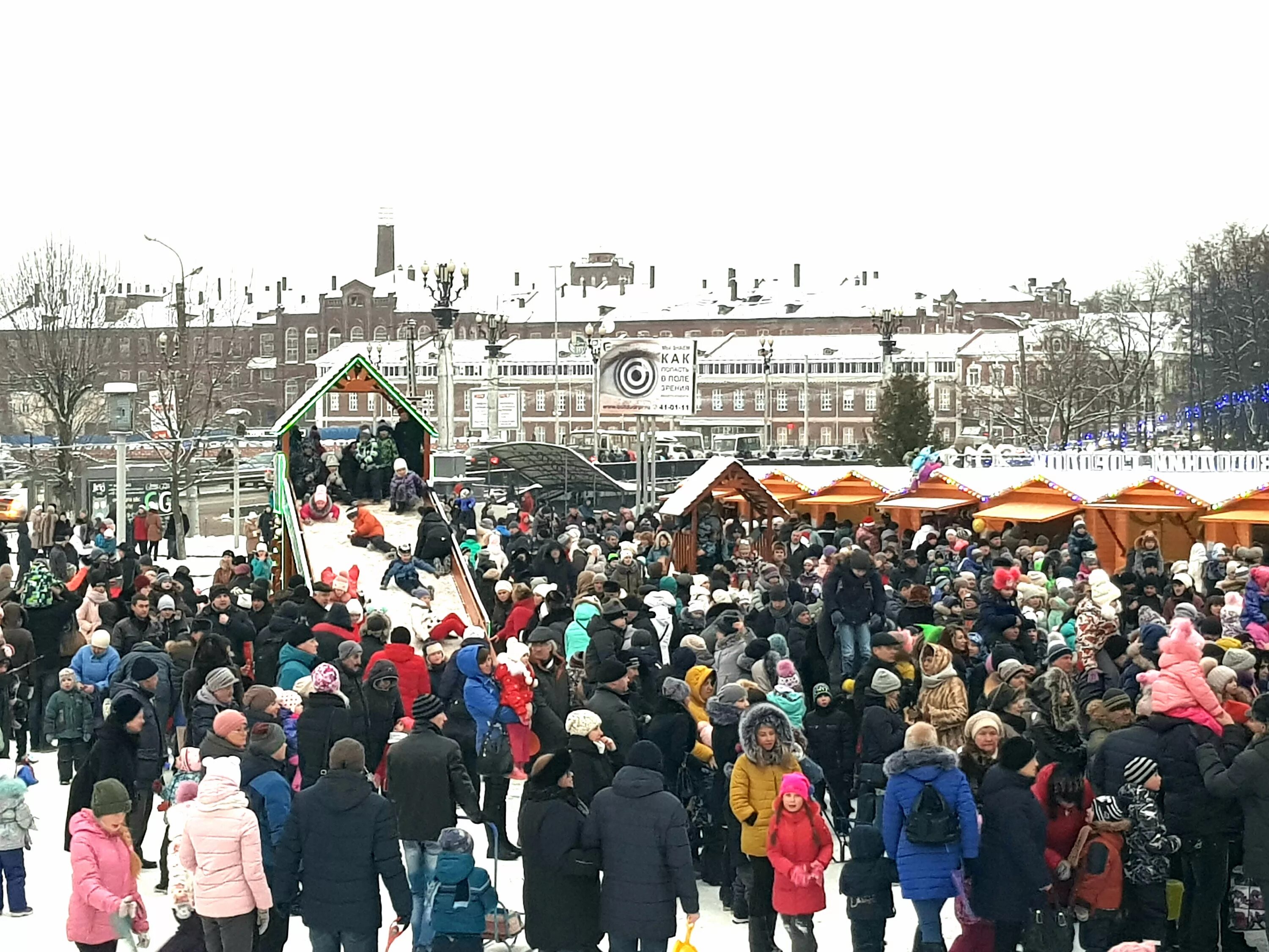 Иваново новый сайт. Новый год в городе Иваново. Площадь Пушкина Иваново гуляния. Праздники на площади Пушкина Иваново. Площадь Пушкина Иваново в новогодние праздники.