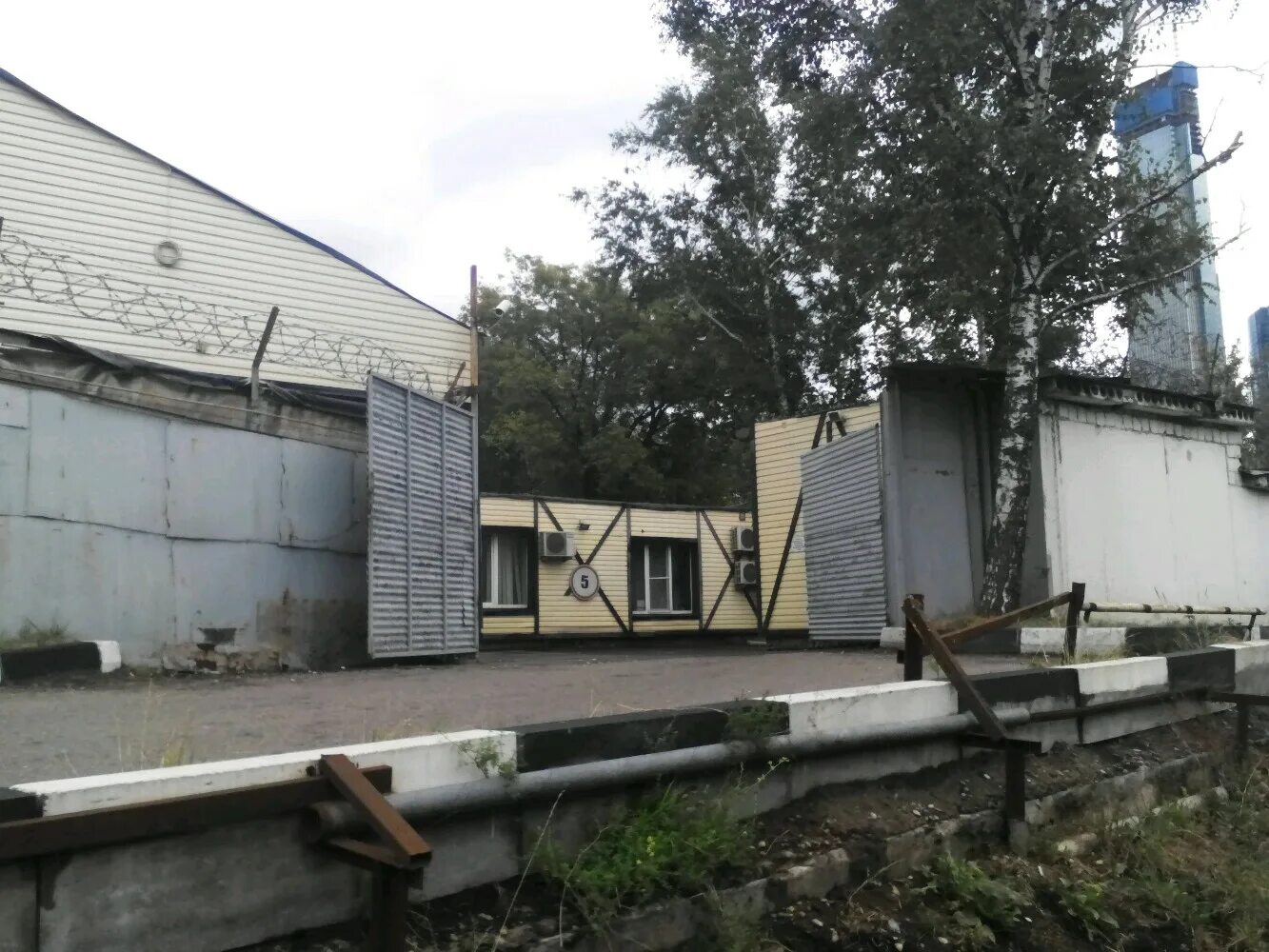 прошлагбаум. ру. бизнес-центр шмитовский проезд д 34. шмитовский проезд 34с2 лиссэл. 1.