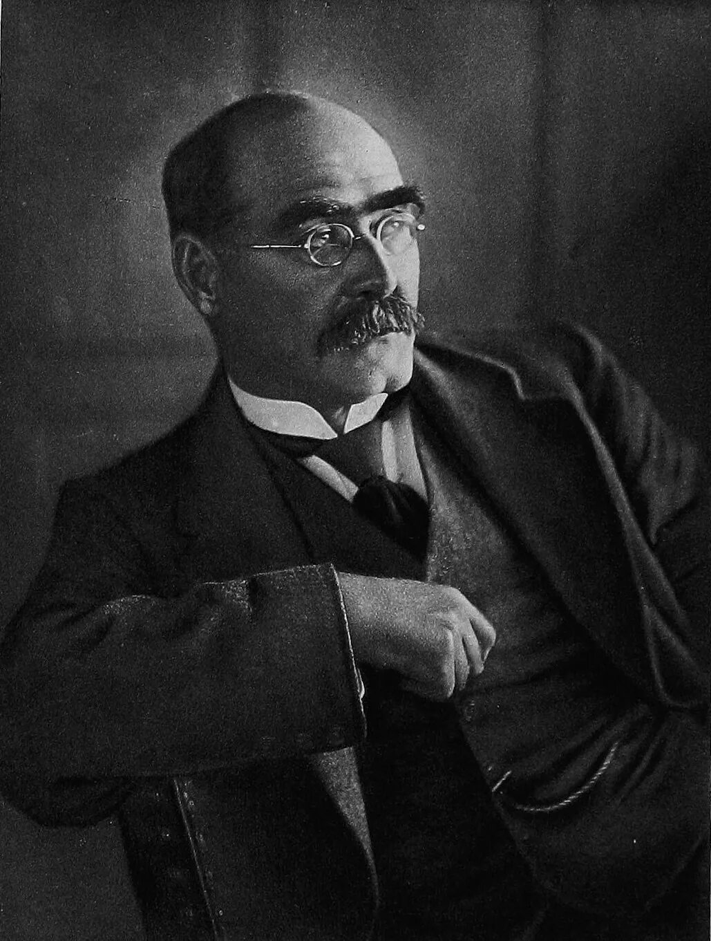 Что такое киплинг. Редьярд киплинг. киплинг портрет. редьярд киплинг портрет.