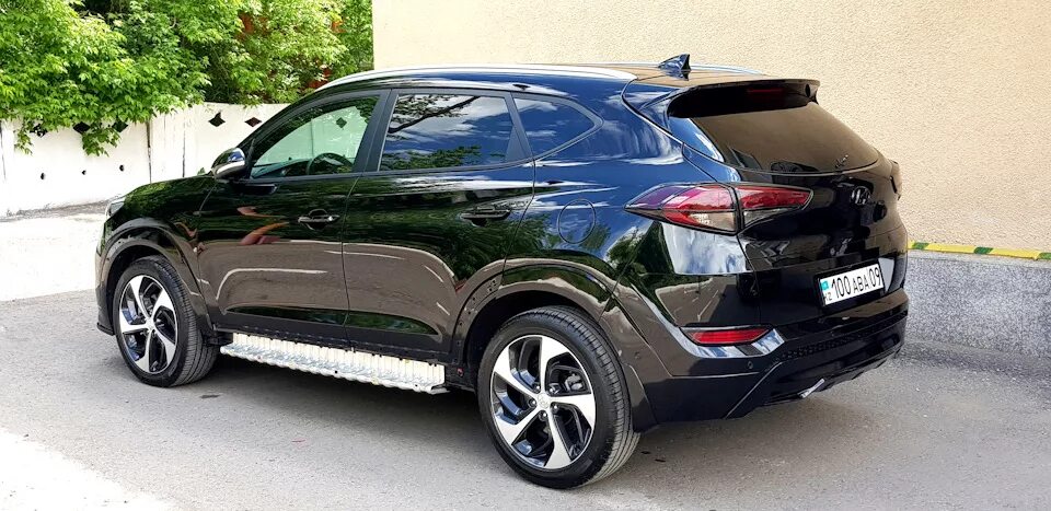 Тюнинг туссана. Hyundai Tucson Tuning 2017. Hyundai Tucson Black Tuning. Диски на Хендай Туссан 2020. Диски на Хундай Туксон 2019.