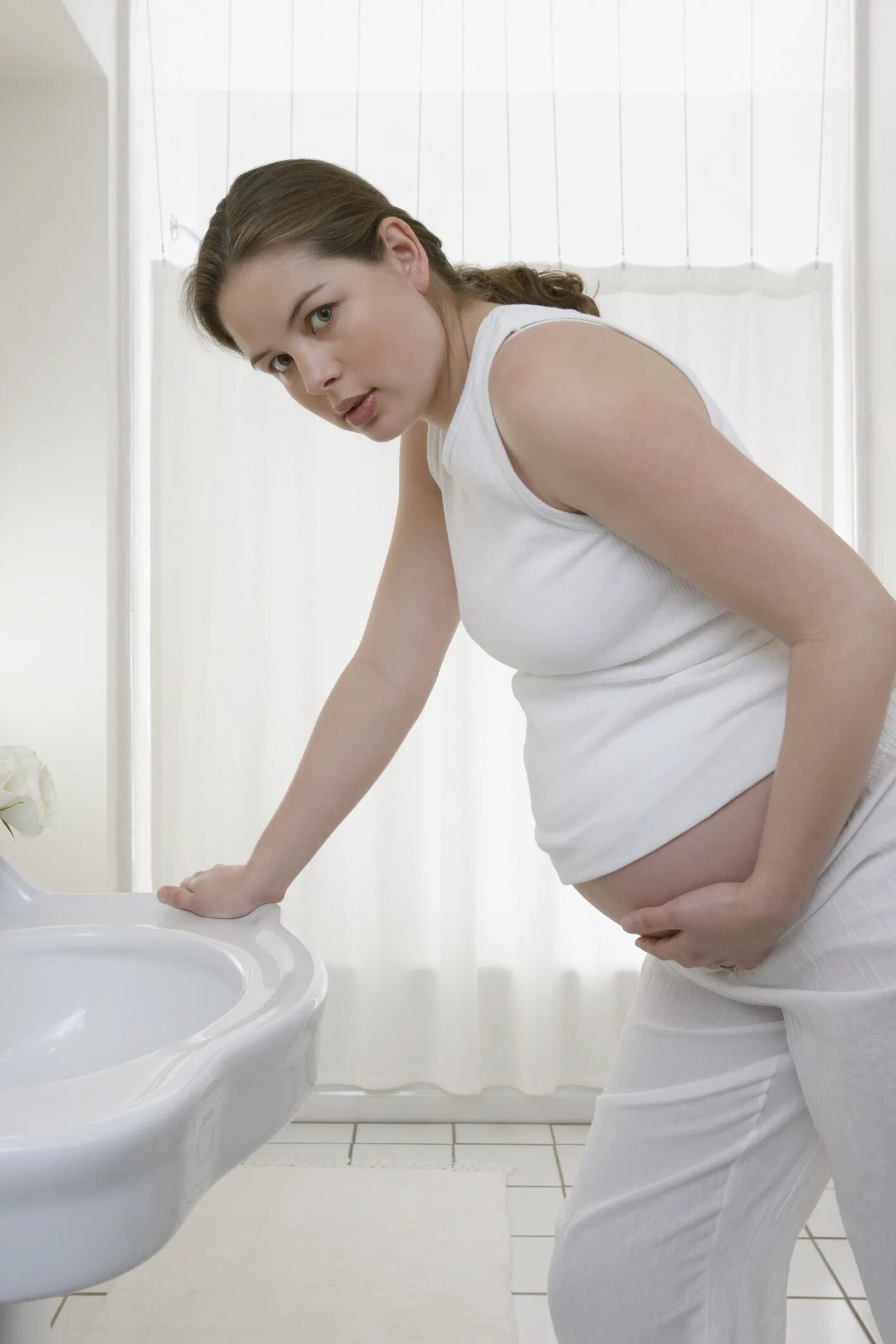 Воды у женщин беременных. 27 недель отходят воды