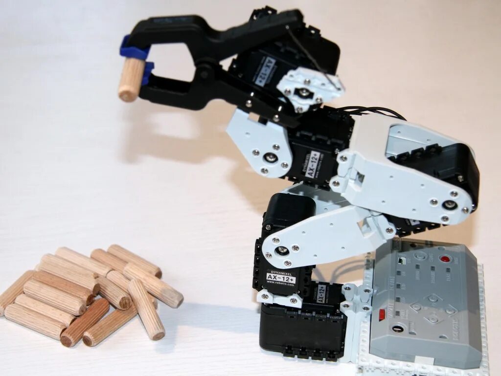 Robot 12