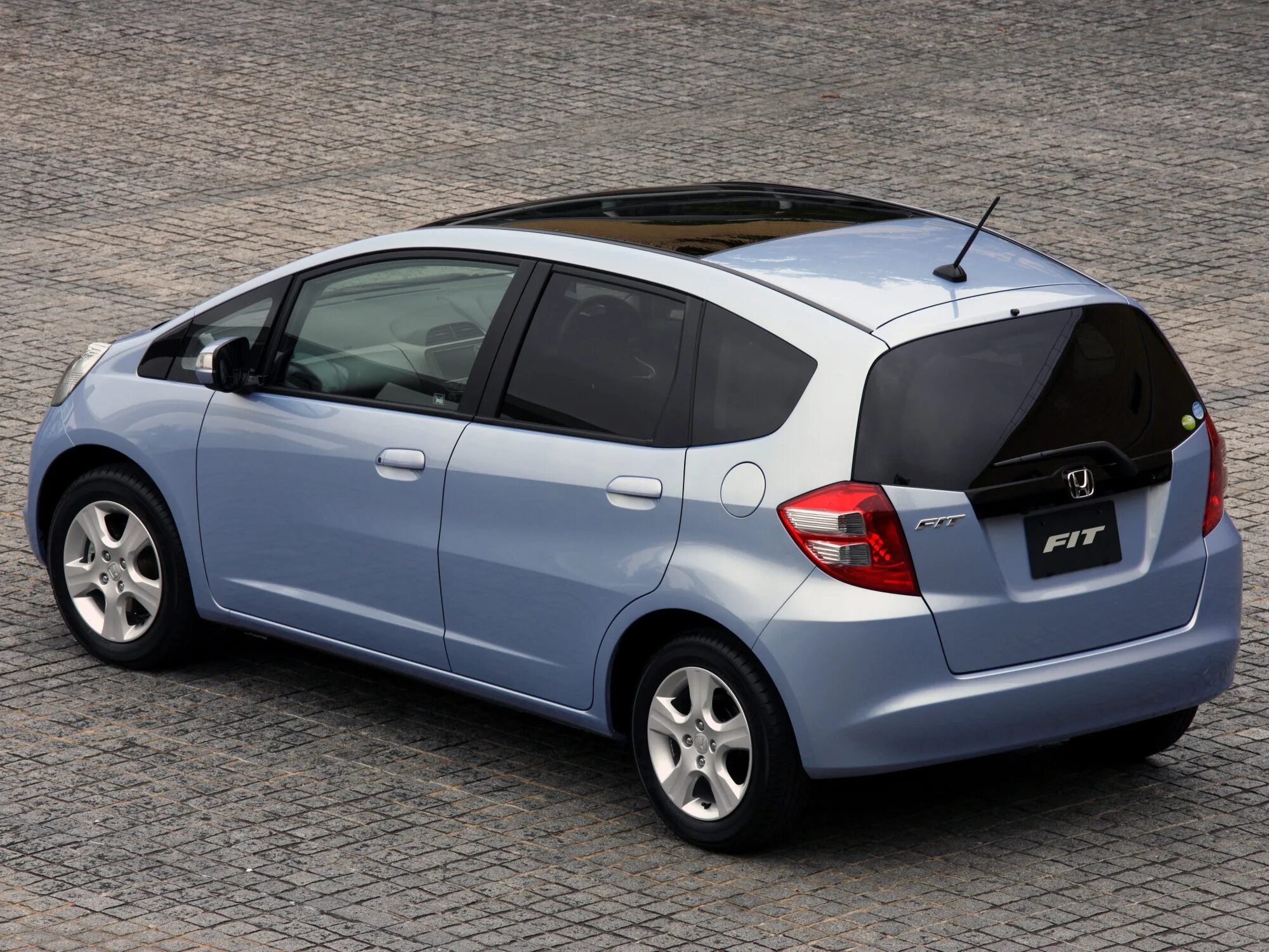 Фит объем бака. Фит объем бака. Хонда фит с японии аукцион. Комби (хэтчбек) хонда фит. Honda fit sport 2008.