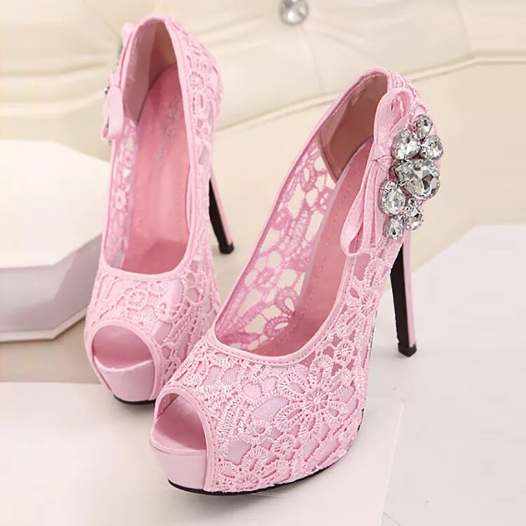 Туфли розовые. Бледно розовые туфли. Красивые модные розовые туфли. Королевские туфли. Розовые туфли есть