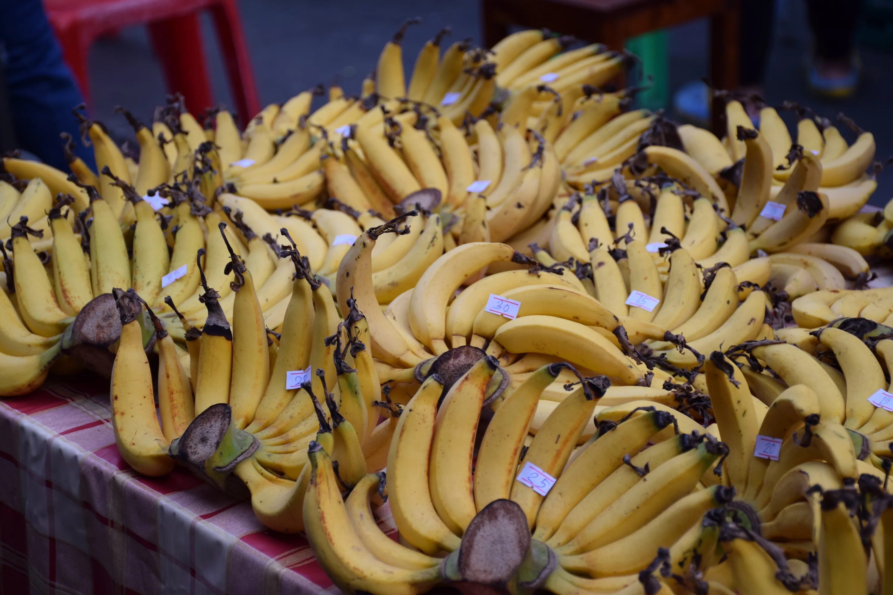 День банана картинки. Банан. Спелый банан. Самые вкусные бананы. Необычные бананы.
