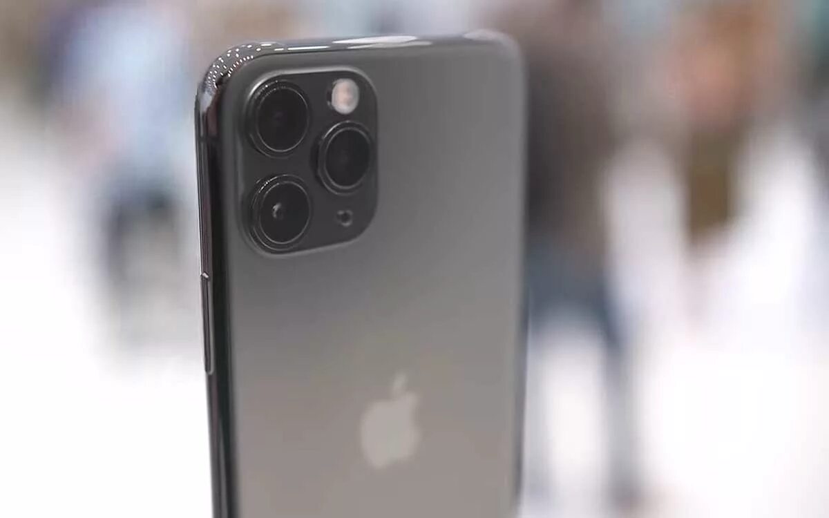 Мощность айфона 11. Iphone 11s 3000 рублей. Айфон 11 за 3000 рублей. Айфон с двумя камерами стеклянный корпус. Apple iphone 11 Pro 256 ГБ «серый космос» коробк.