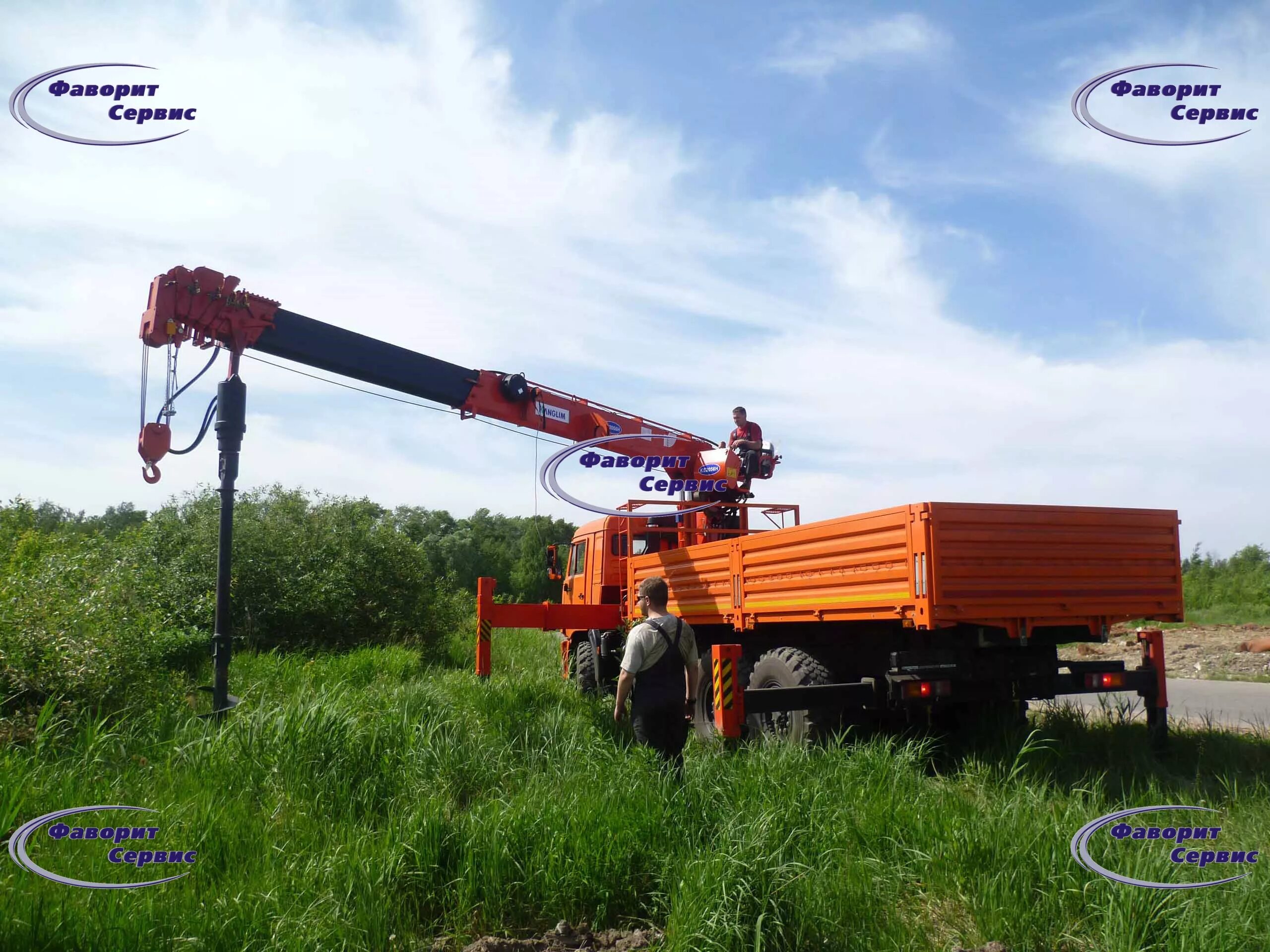 коммунальная уборочная техника. спецтехника нахабино. спецтехника нахабино. снегоуборочная машина с реагентами. спецтехника нахабино.