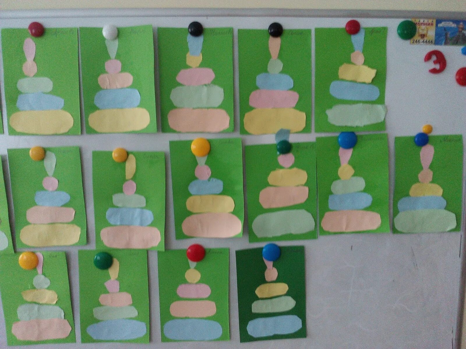 в магазин привезли красивые пирамидки средняя группа. аппликация во второй младшей. аппликация пирамидамв средней группе. аппликация пирамидка. пирамидка младшая группа.