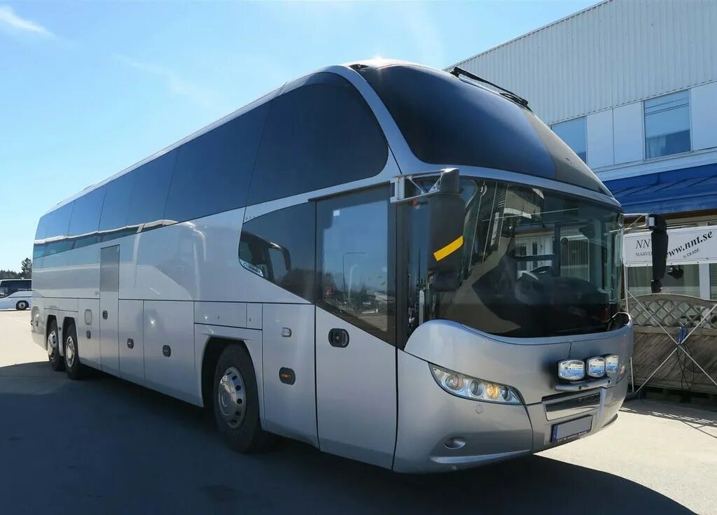 Автобусы неоплан купить авито. Туристический автобус Neoplan. Автобус man Neoplan. Неоплан 1217. Neoplan автобусы Neoplan.