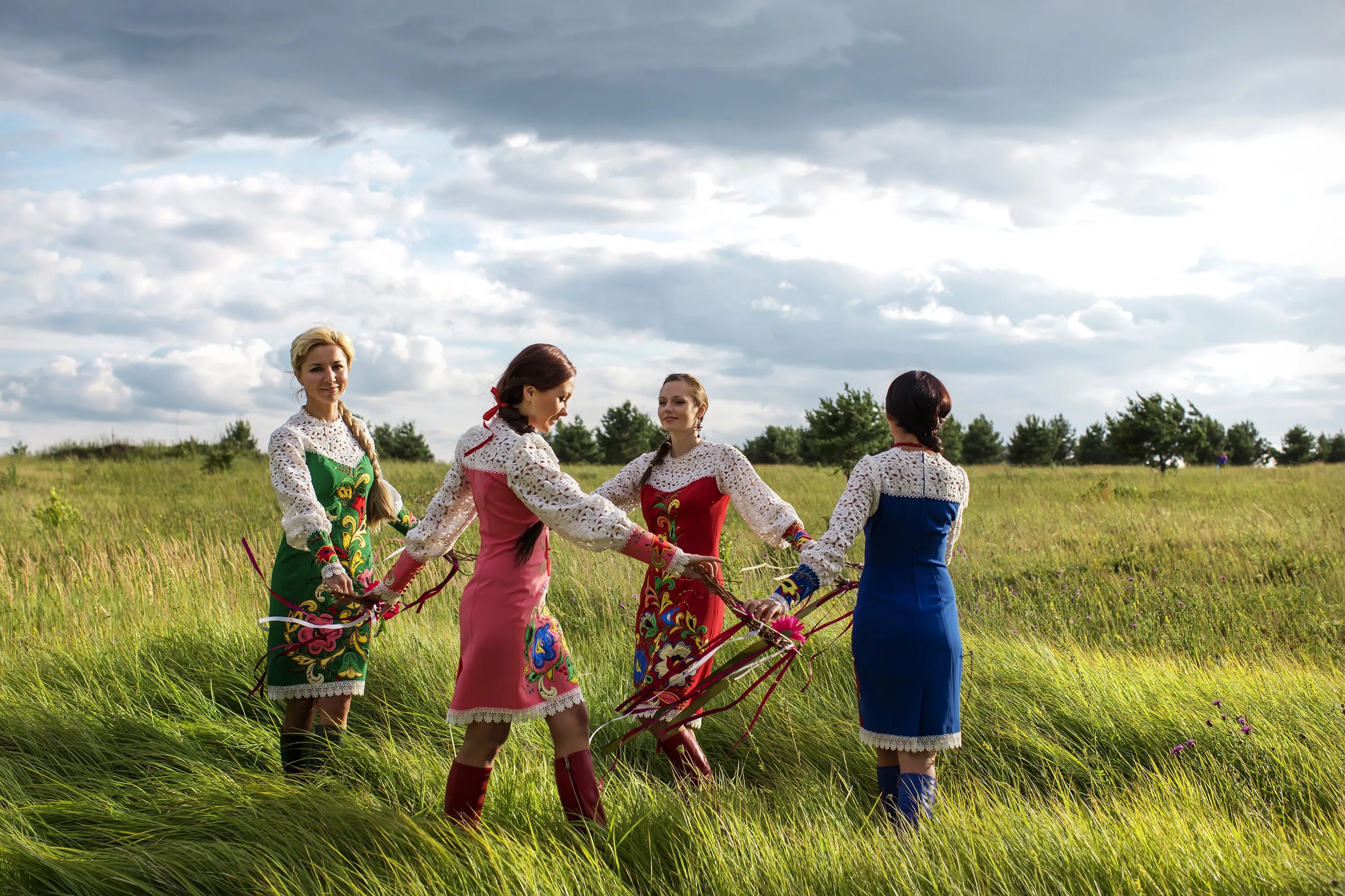 Фотоконкурс национальный костюм. Праздники народов России. Фестиваль народов России. Праздники народов России картинки.