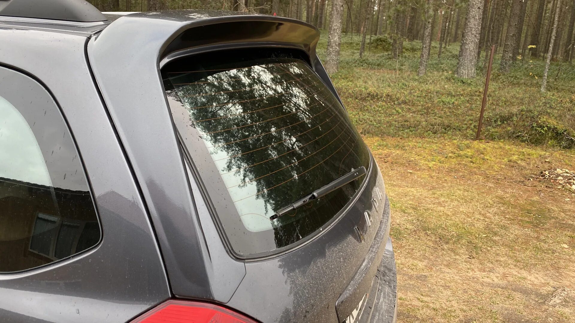 Спойлер на гранту кросс универсал задний. Спойлер дефлектор гранта кросс. Спойлер на гранту кросс универсал задний. Спойлер чистое стекло калина 2 универсал. Спойлер калина 2 универсал.