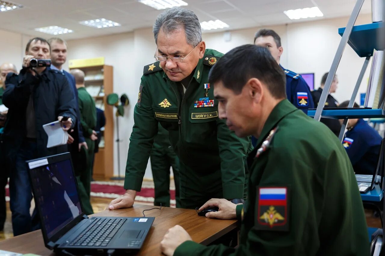 Военное образование шойгу. Шойгу в Северной Корее. Шойгу институт. Войска Минобороны России.