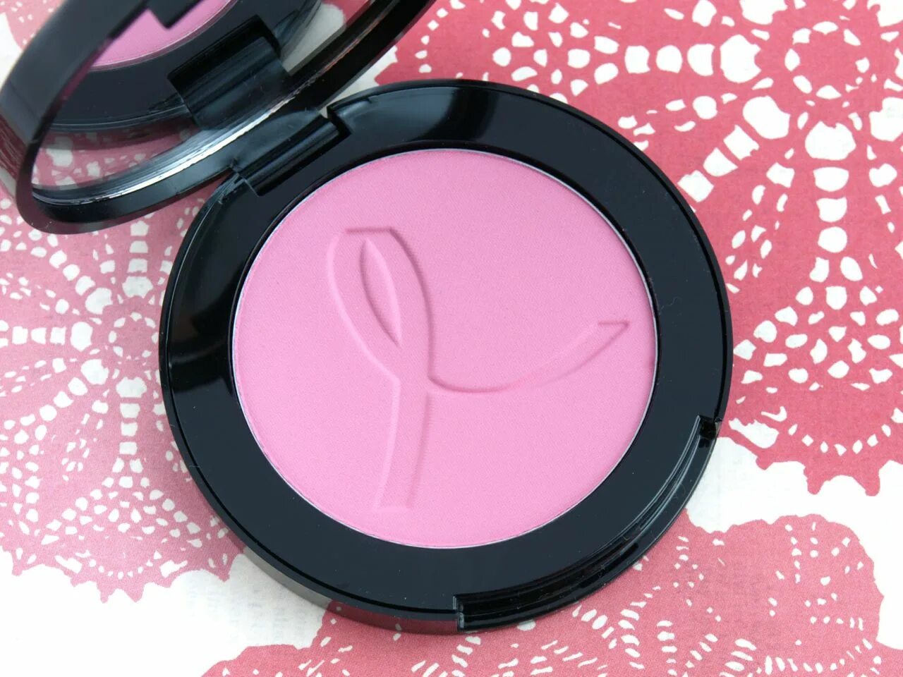 Blush brown. Bobbi Brown blush Peony. Румяна KVD Peony blush. Румяна Bobby Brown Peony. Румяна Sisley Pink Peony blush.