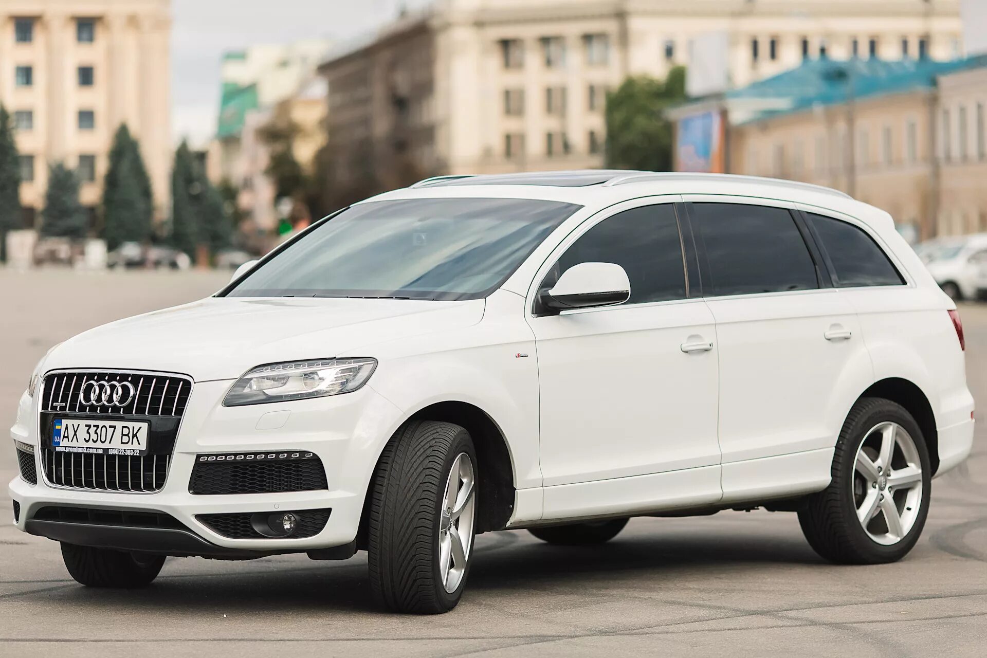 Куплю ку 7 в россии. Audi q7. Audi q7 2012. Ауди ку 7. Audi q7 2014.