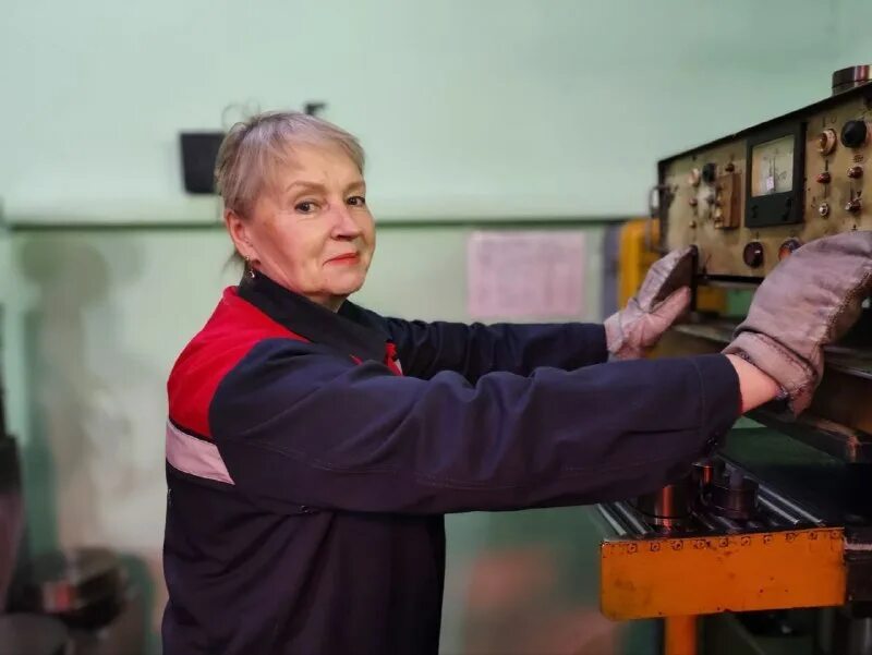 смысл слова родина. камелот воронеж объявления гадалок. прессовщица от какого слова. расфасовщик от какого слова образовано. русский язык упражнение 293.