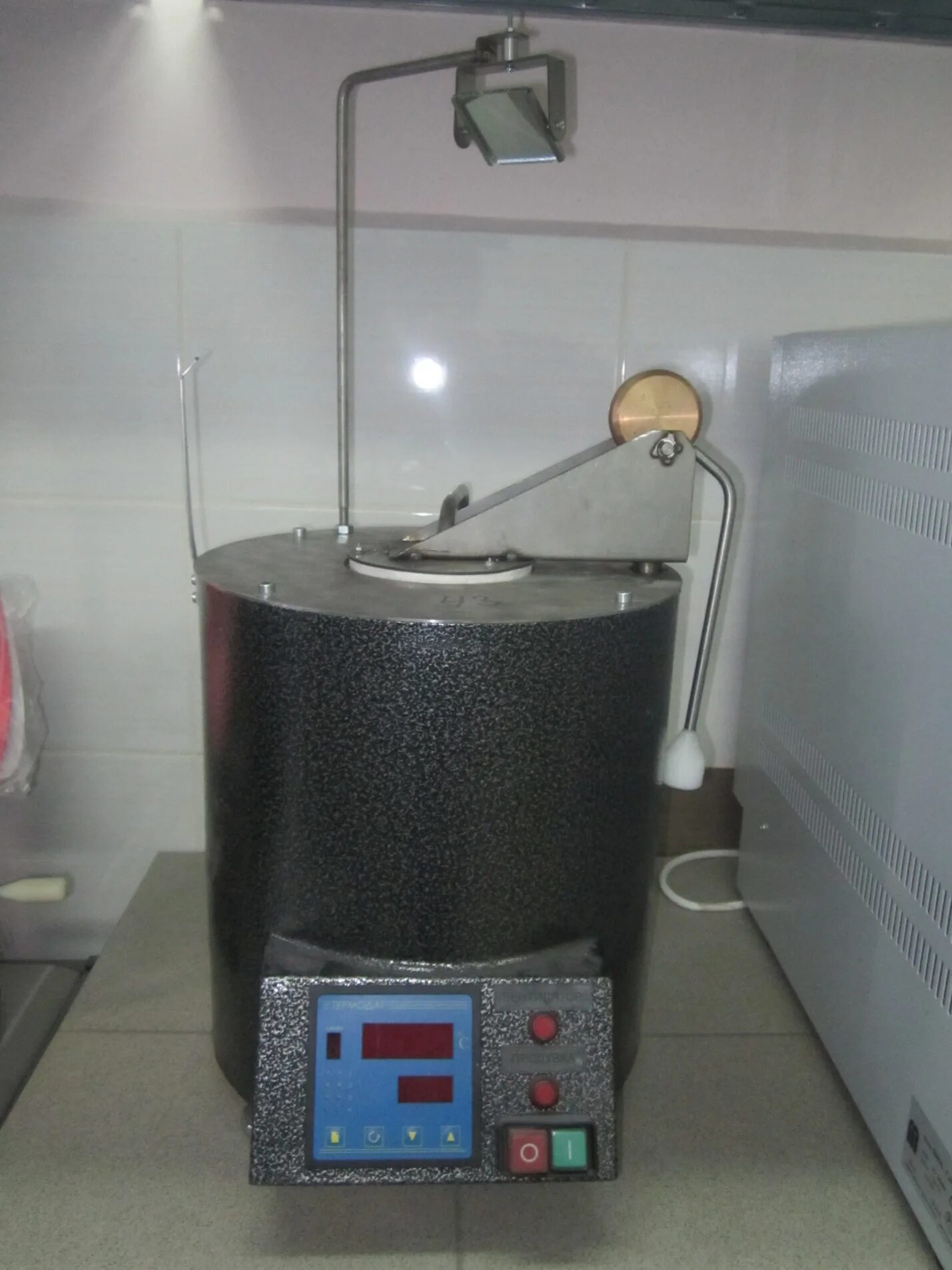 Схема установки и поверки термометра сопротивления. Для определения температуры печи. Схема прибора пвнэ для определения температуры вспышки. Прибор стс предназначен для определения температуры. Прибор птп для определения температуры плавления.