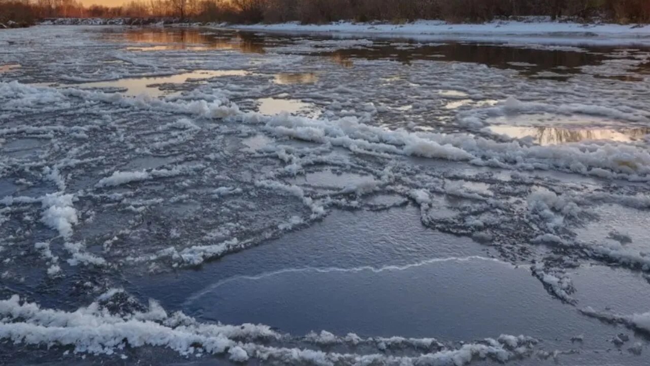 Начала ледостава. Ледостав забереги. Забереги на реках что это. Ледостав на озере. Ледостав на реке.