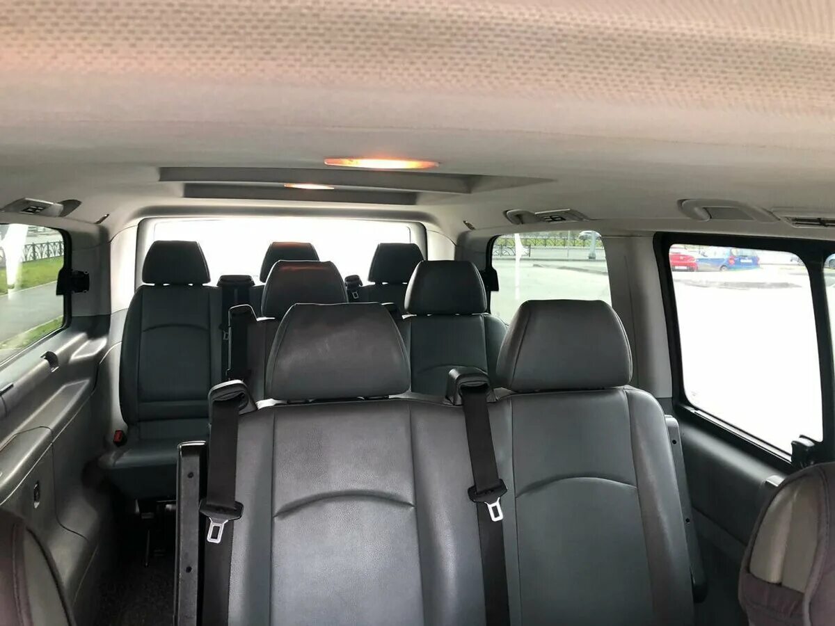 Chevrolet express салон 8 мест. Toyota hiace 11. Бмв микроавтобус 8 местный. Ford tourneo custom 8+1. Форд транзит комби 8+1.