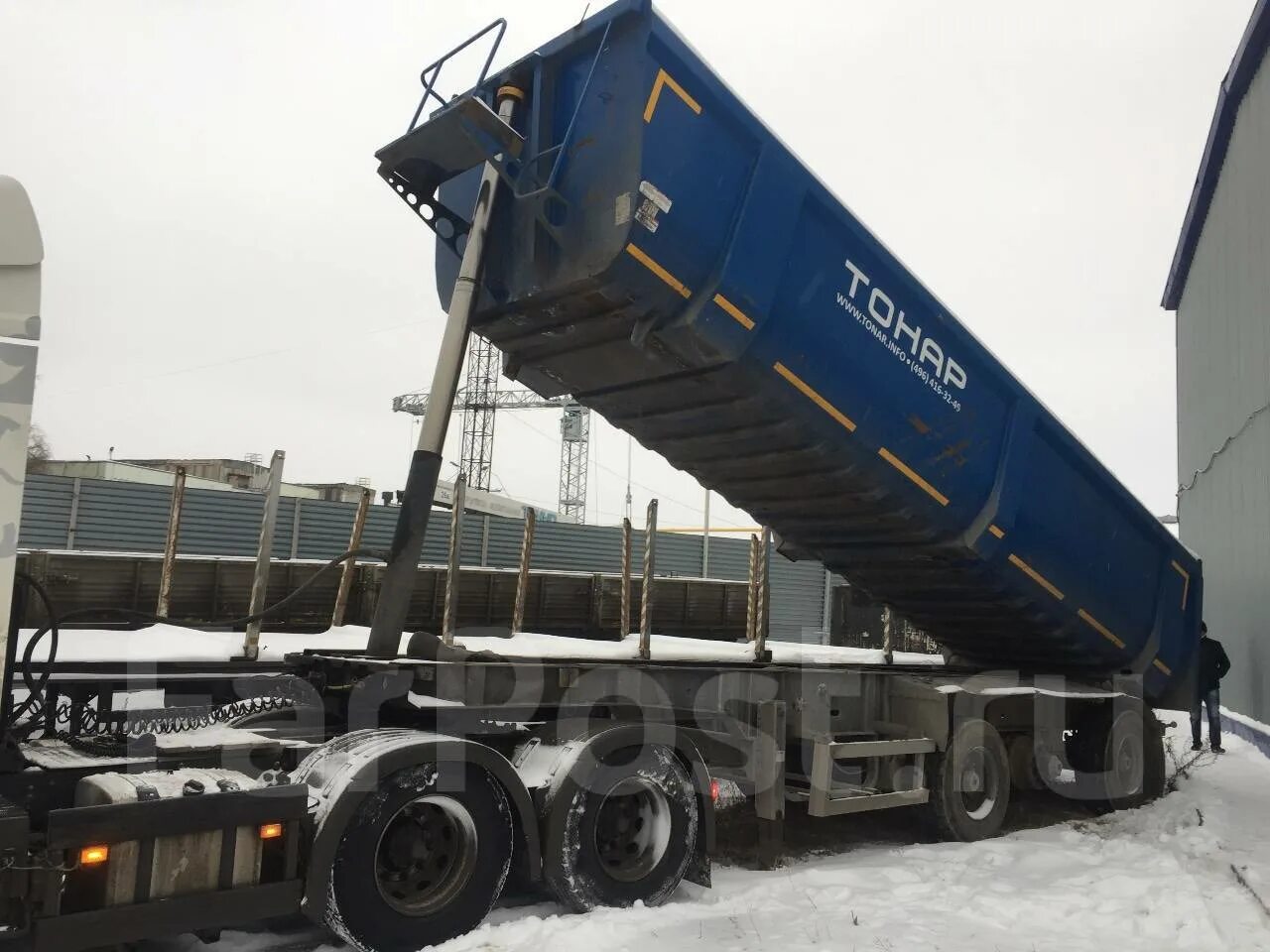 Грузовик тонар 40 тонн песок. Тонар на карьере. Тонар в работе. Тонар с щебнем. Полуприцеп для перевозки щебня.