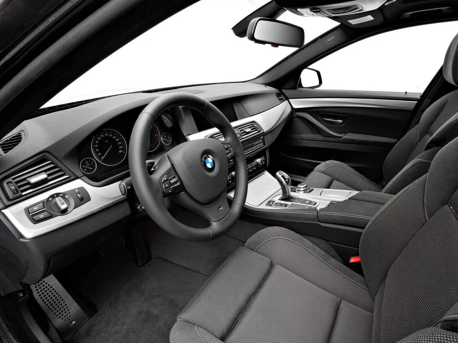 BMW m5 f10 салон. BMW 3 f10 салон. BMW f10 Interior. BMW 520 f10 салон. Купить бмв с салона