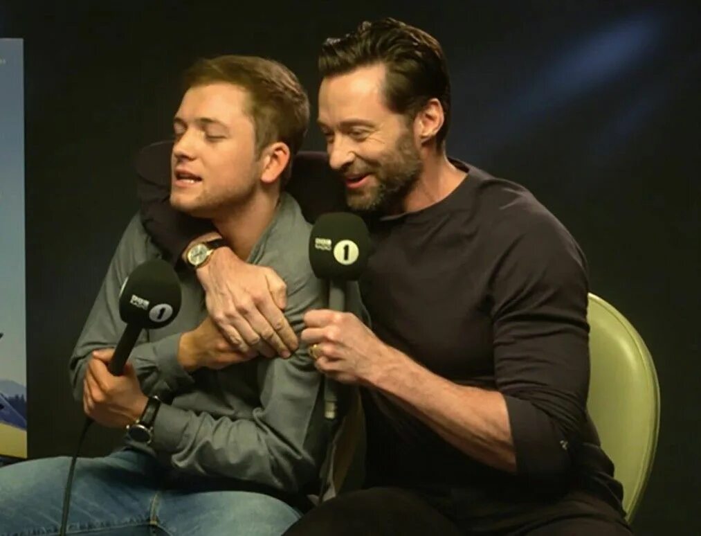 Эджертон и хью джекман. Терон эджертон и хью джекман. Taron egerton wolverine. Тэрон эджертон и хью джекман. Тэрон и хью джекман.