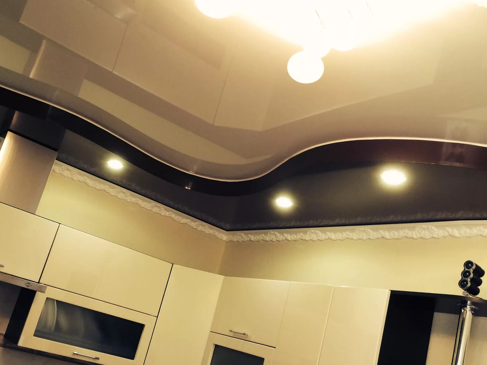 двухуровневые натяжные потолки