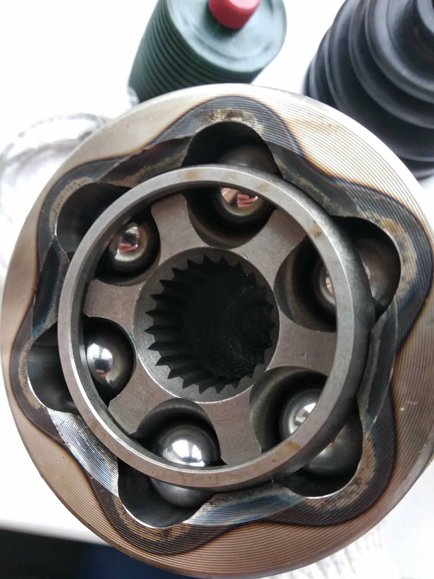 Правильно собираем внутренний шрус. Шрус внешний нива шевроле. Сепаратор внутреннего шруса 2131. Гольф 4 стопорное кольцо наружного шруса. Правильно собираем внутренний шрус.