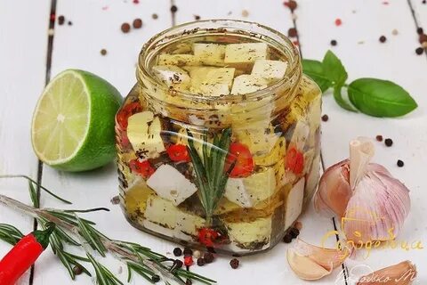 Маринованный острый сыр
