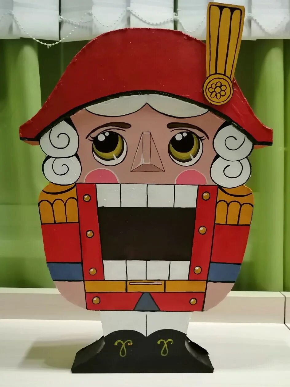 щелкунчик из коробки. щелкунчик из коробки. щелкунчик елочная игрушка из бумаги. щелкунчик поделка. щелкунчик поделка.