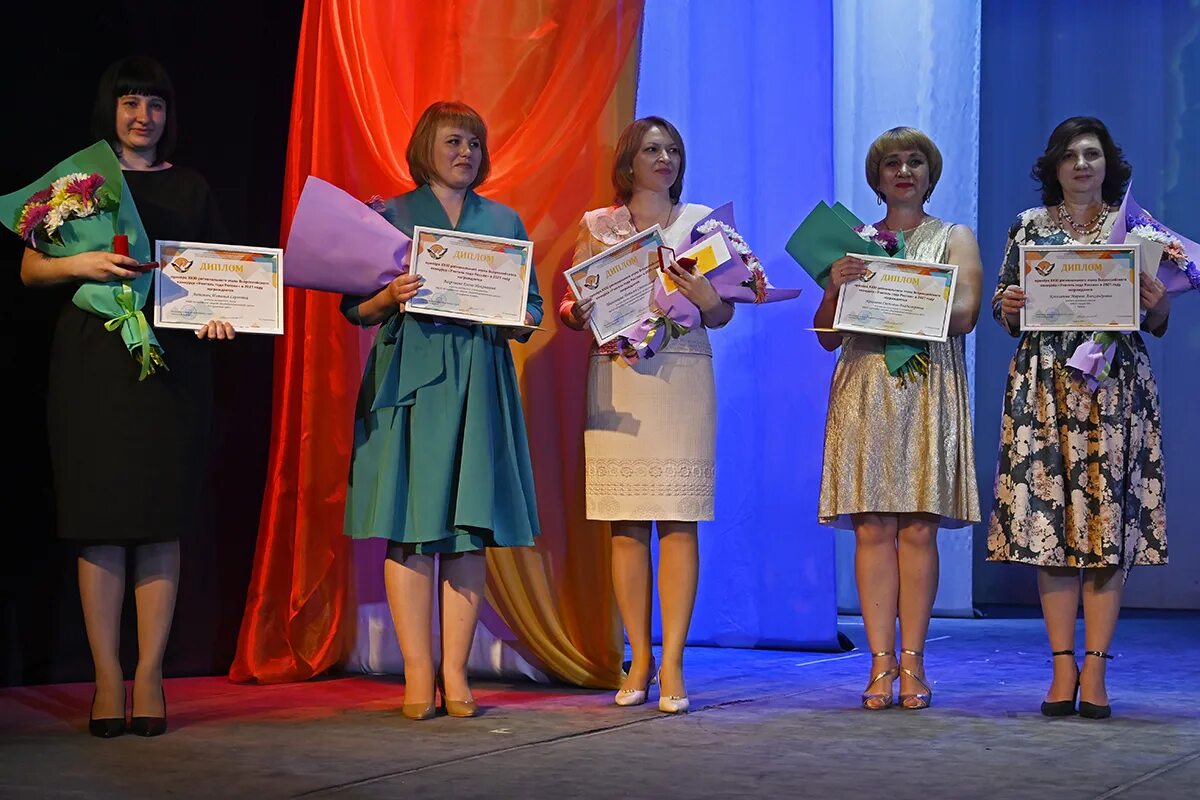 Конкурс учитель года - фоторепортаж. Куйбышев барабинск. Учитель года 2015. Управление образования волгодонск. Конкурс учитель года уйское 2022.