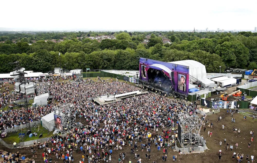 Park lifestyle og. Фестиваль парк лайф 2019. Парк лайф 2024. Golub life park arlington. Лайф парк уфа.