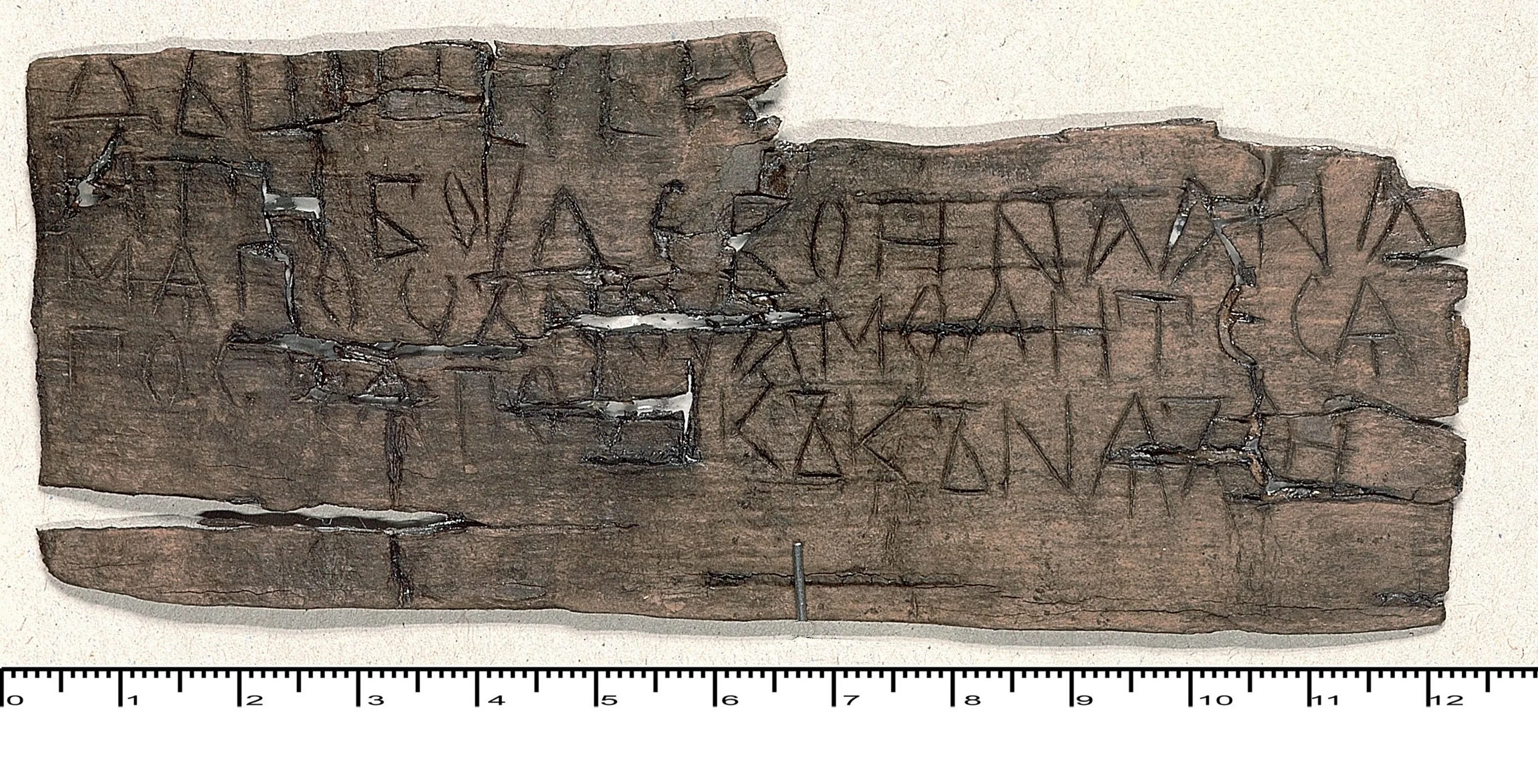 восковые таблички в древнем риме. древнеславянские руны на березовой коре. восковые таблички в древнем риме. дощечка в древности. восковые дощечки в древней греции.