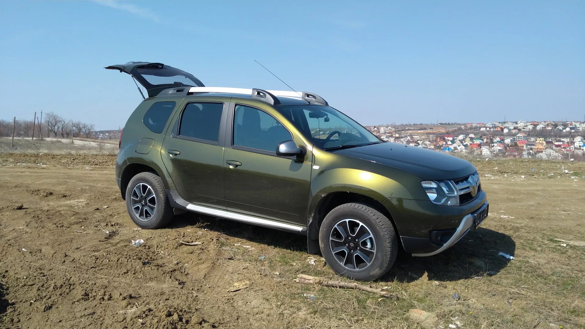 Рено дастер полный привод автомат. Renault Duster Drive. Renault Duster драйв 2. Renault Duster 2.0. Рено Дастер дизель 2022.