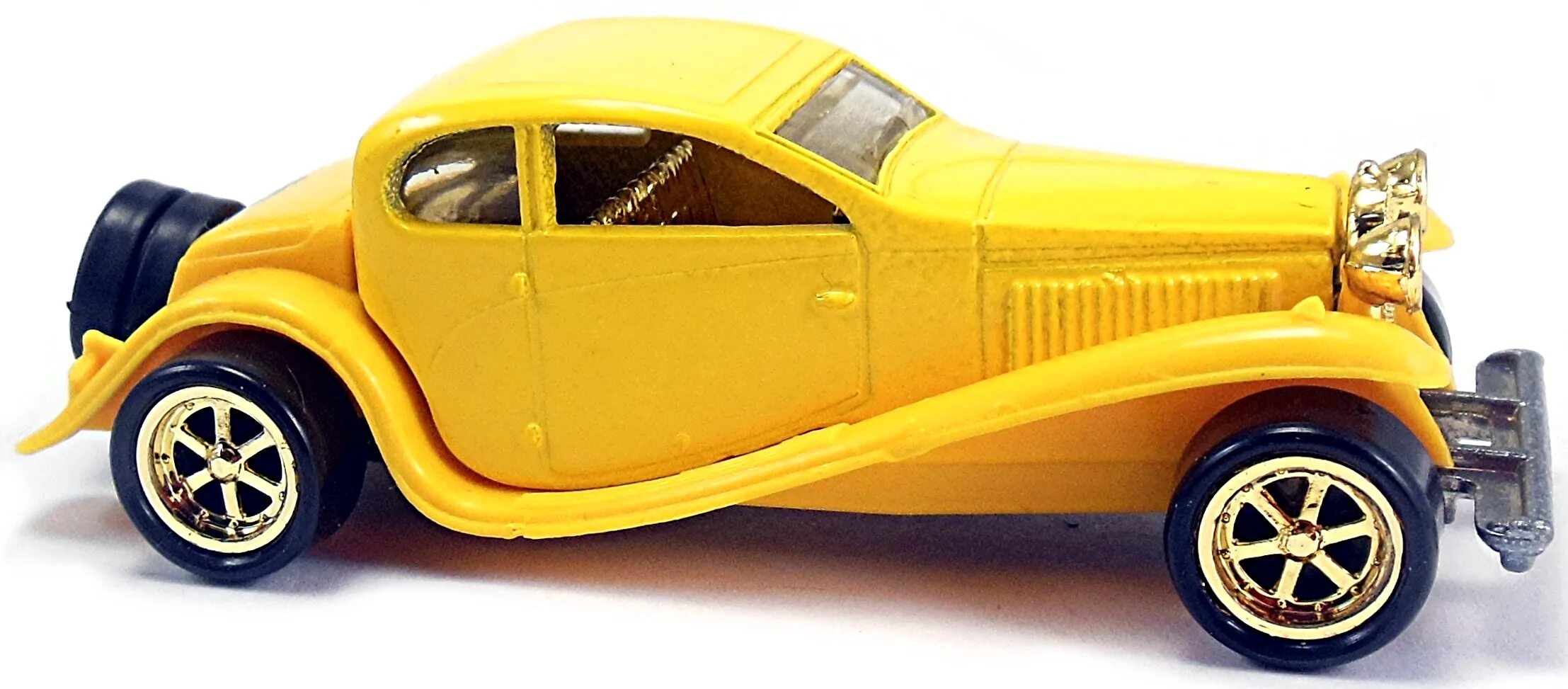 Bugatti 37 hot Wheels. Хот Вилс Бугатти 110 желтая. Электромашинка Bugatti для детей. Хот вилс бугатти