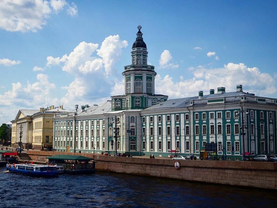 Здание сената и синода в санкт-петербурге архитектор. Музей кунсткамера в санкт-петербурге. Петра великого. Русский музей санкт-петербург михайловский замок. Кунсткамера санкт-петербург при петре 1.