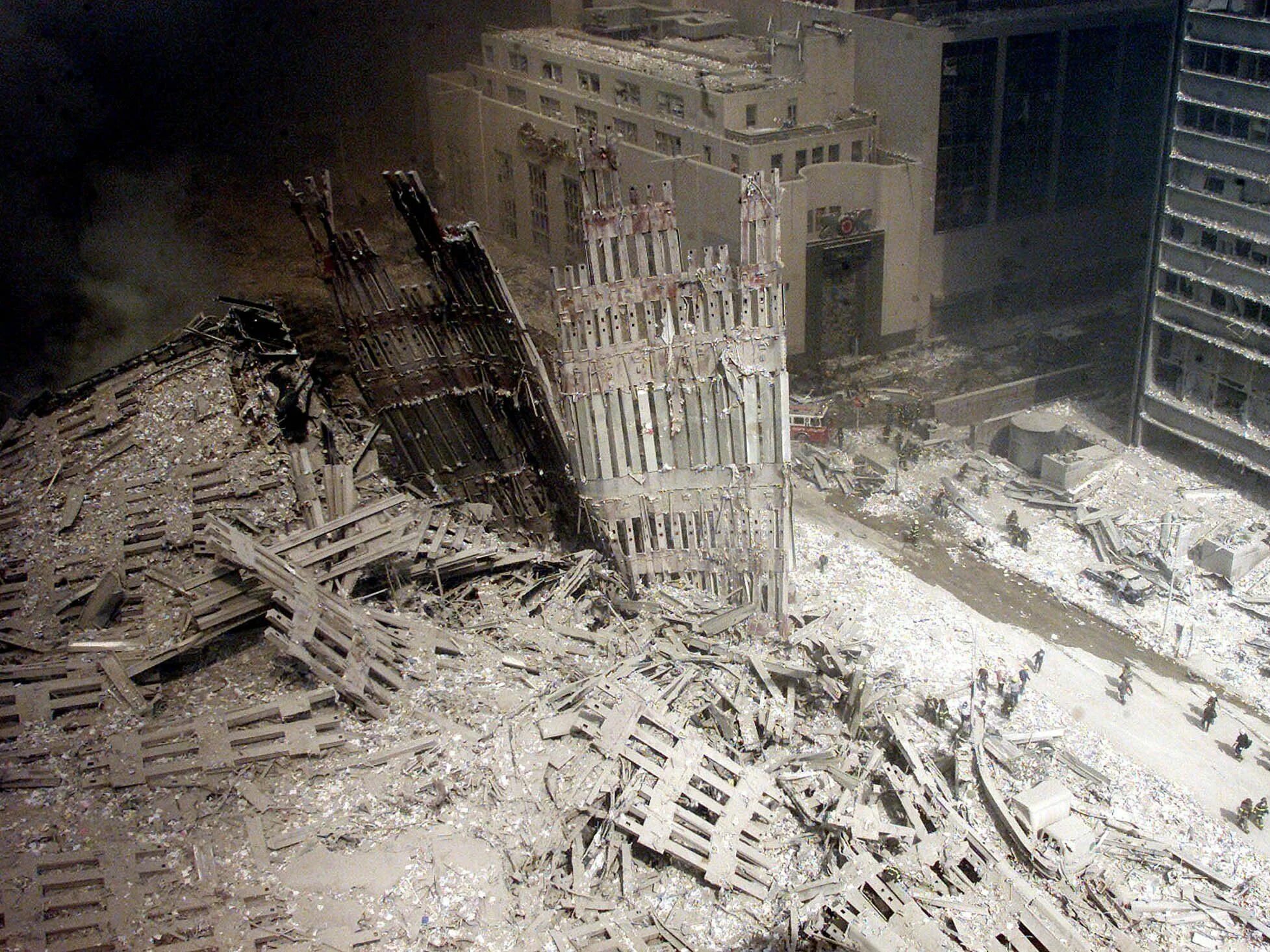 Что случилось в 2001 году. Башни ВТЦ 11 сентября 2001. Всемирный торговый центр в Нью-Йорке 11 сентября 2001 года. Всемирный торговый центр башни Близнецы 11 сентября. Башня ВТЦ В Нью-Йорке 2001 год.