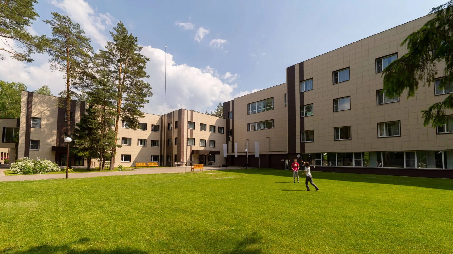 три сестры райки деревня центр реабилитации. пансионат три сестры. три сестры инсульт. три сестры щелково реабилитационный центр. фойе в реабилита центре.