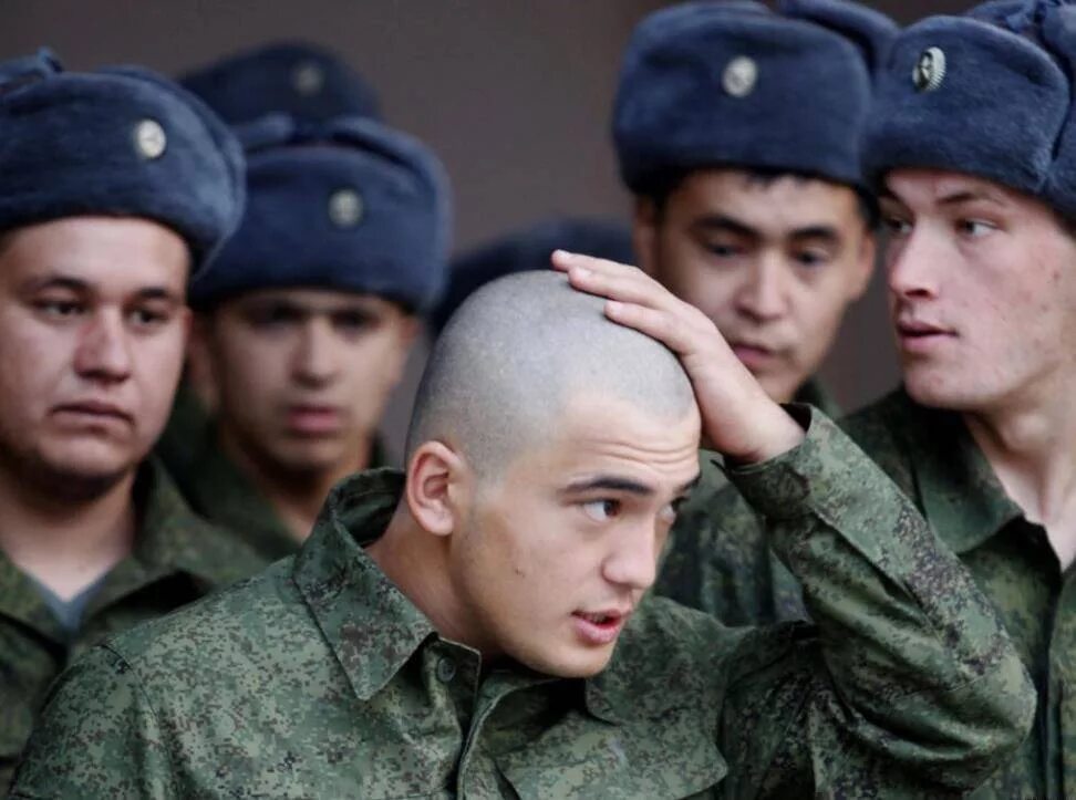 Призывники. Армия. Служба в армии. Солдат призывник. Сколько служат в армии в 2024 весенний