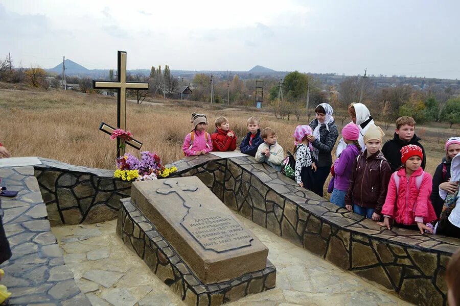 Храм Рождества Пресвятой Богородицы в посёлке Алексеево-Орловка. Орловка Донецкая. Поселок Орловка Донецкая область. ДНР посёлок Алексеева Орловка. Орловка донецкой народной республики