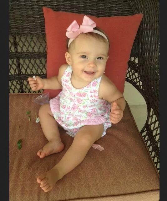 9 месяцев ребенку. 11 месяцев ребенку. 10 месячный ребенок. 8 мес девочке. 10 месячная девочка.