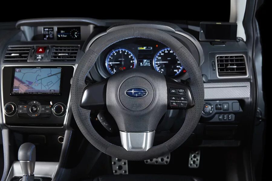 Панель субару леворг. Subaru sti приборная панель. Subaru levorg центральная панель. Руль subaru levorg. Торпеда субару леворг.
