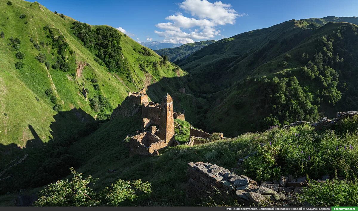 Шаройский башенный комплекс Чечня. Чеченская Республика горы Чеченской Республики. Горы мохк Чечня. Никарой (башенный комплекс).